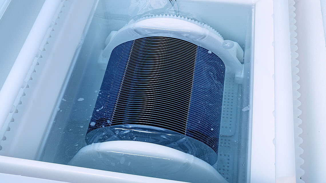 Wat is het reinigen van halfgeleiderwafels？